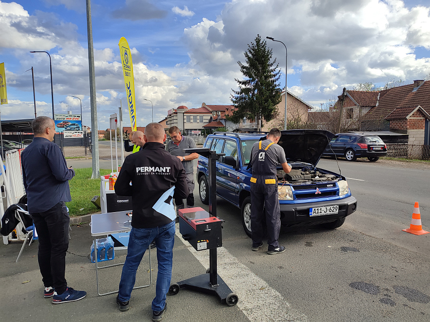 ГРАДИШКА, 6. НОВЕМБРА /СРНА/ - Контроле у оквиру акције "Безбједна вожња у зимским условима" показују да је највише возила која нису припремљена за зиму у мањим мјестима, гдје и контроле нису учестале, док возачи у већим градовима воде више рачуна о техничкој исправности возила