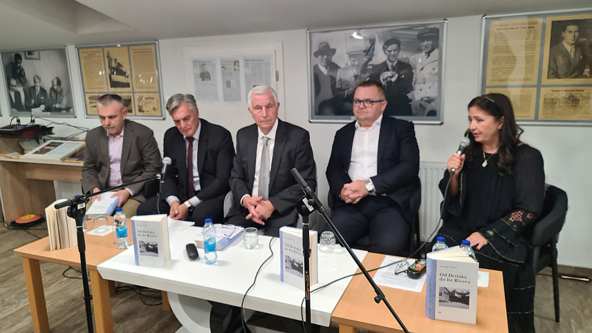 ДОБОЈ, 6. НОВЕМБРА /СРНА/ - У Народној библиотеци Добој вечерас је промовисана књига "Од Детлака до Ист Ривера", аутобиографско дјело Средоја Новића прожето породицом.