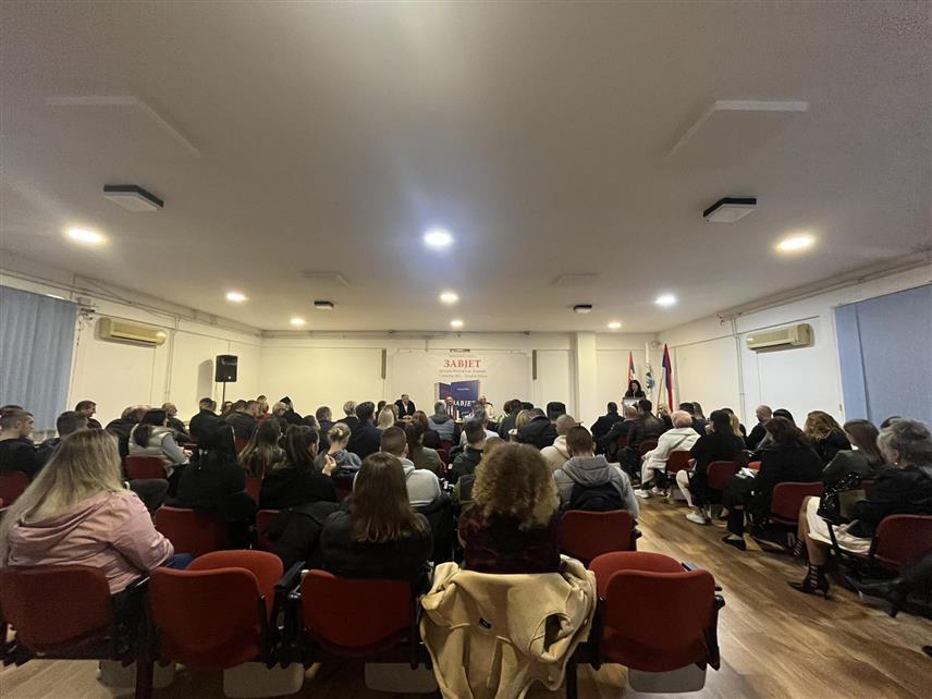 КОЗАРСКА ДУБИЦА, 7. НОВЕМБРА /СРНА/ - Промоција књиге "Завјет" која садржи говоре предсједника Републике Српске Милорада Додика одржана је у Козарској Дубици.