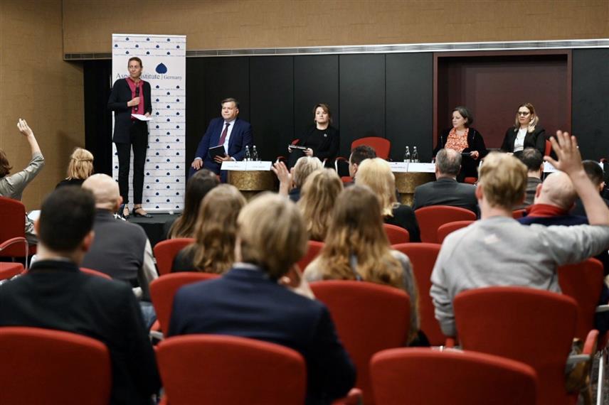 БЕРЛИН, 09. НОВЕМБРА /СРНА/ - Замјеник министра иностраних послова у Савјету министара Јосип Бркић на годишњој конференцији за Западни Балкан њемачког Аспен института.