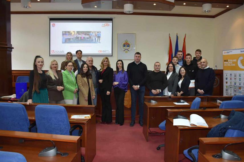 МРКОЊИЋ ГРАД, 11. ДЕЦЕМБРА /СРНА/ - У Мркоњић Граду данас је презентовано 12 пројеката Омладинске банке реализованих у овој години, укупне вриједности 32.770 КМ.