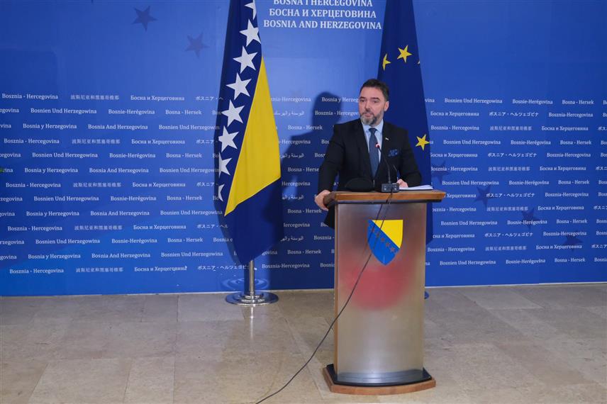 САРАЈЕВО, 12. ДЕЦЕМБРА /СРНА/ - Министар спољне трговине и економских односа у Савјету министара Сташа Кошарац на конференцији за новинаре у Сарајеву.