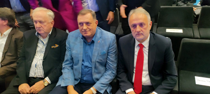 БЕОГРАД, 12. ДЕЦЕМБА /СРНА/ - У Београду је почела свечана академија поводом прославе 100 година кошарке у Србији којој, уз многобројне званице, присуствује и предсједник Републике Српске Милорад Додик.