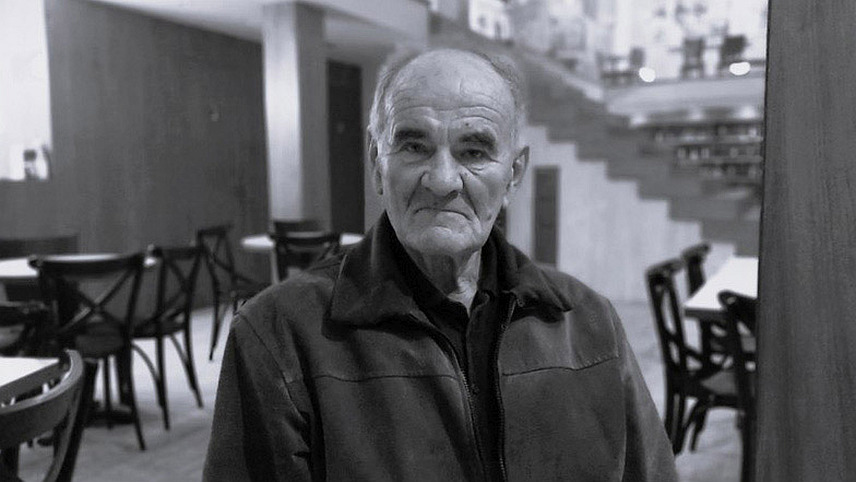 ПАЛЕ, 13. ДЕЦЕМБРА /СРНА/ - На Палама је данас у 78. години преминуо Милован Јевтовић, професор књижевности и хумориста, дугогодишњи скијаш и спортски радник.
