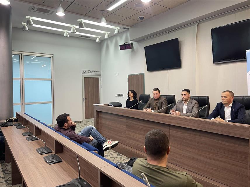 БИЈЕЉИНА, 14. ДЕЦЕМБРА /СРНА/ - Развојна агенција Града Бијељина организовала је данас јавно потписивање уговора са четрдесет и два корисника којима су додијељена подстицајна средства за оснивање привредних субјеката на подручју града Бијељина у 2023. години.