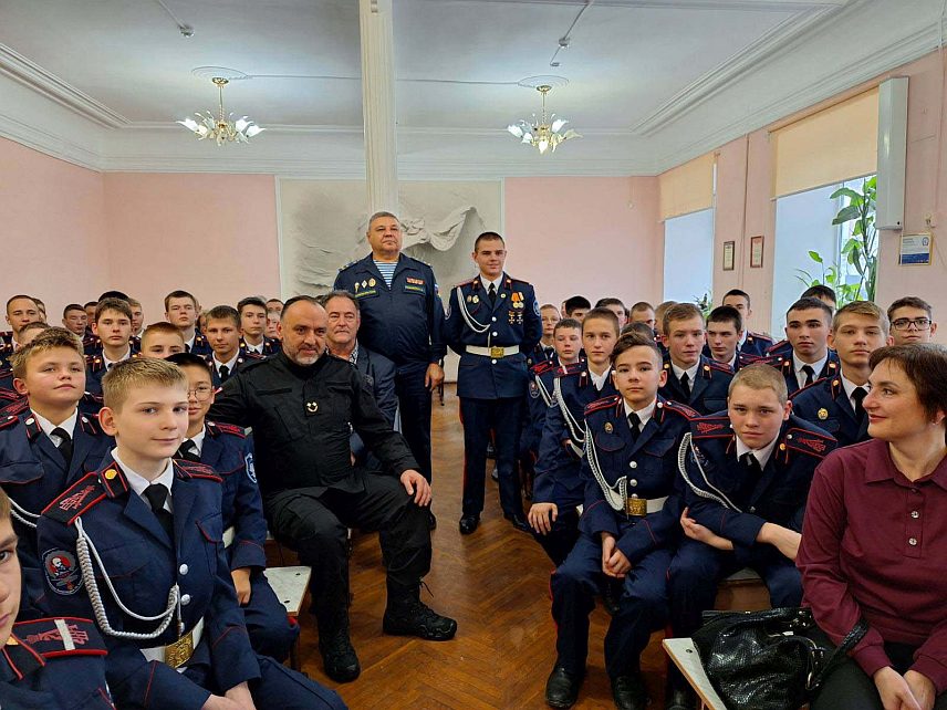 БИЛЕЋА, 15. ДЕЦЕМБРА /СРНА/ - Делегација из Билећа и руководство Завичајног клуба "Освит" у посјети Русији и Донском кадетском корпусу.