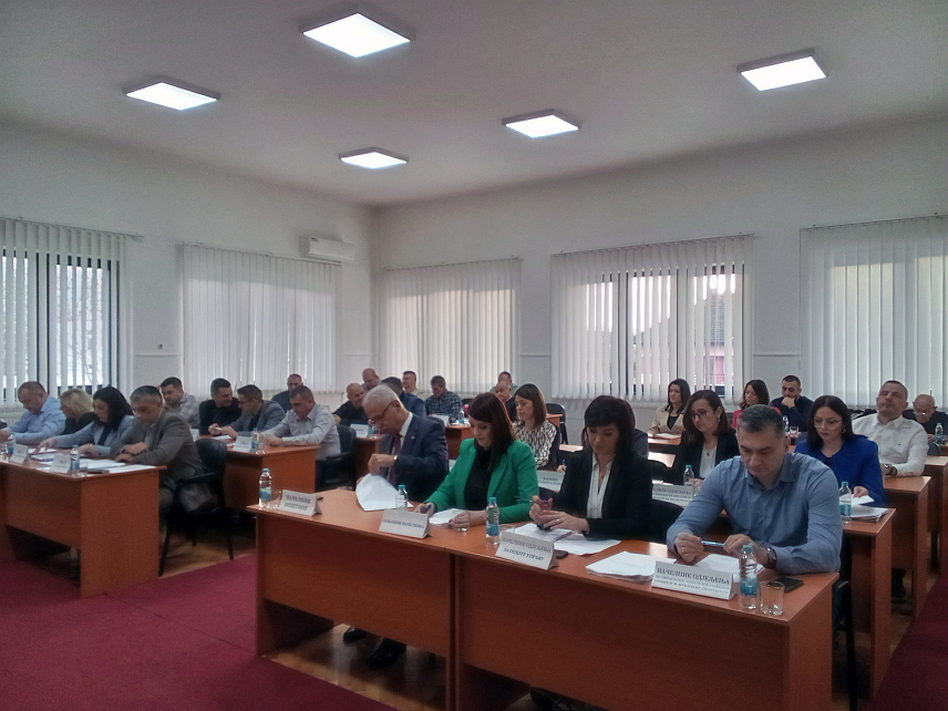 РОГАТИЦА, 15. ДЕЦЕМБРА /СРНА/ - Скупштина општине Рогатица данас је усвојила ребаланс за текућу и буџет општине за наредну годину у износу од 9.600.000 КМ, што је за 9,09 одсто више у односу на овогодишњи план.