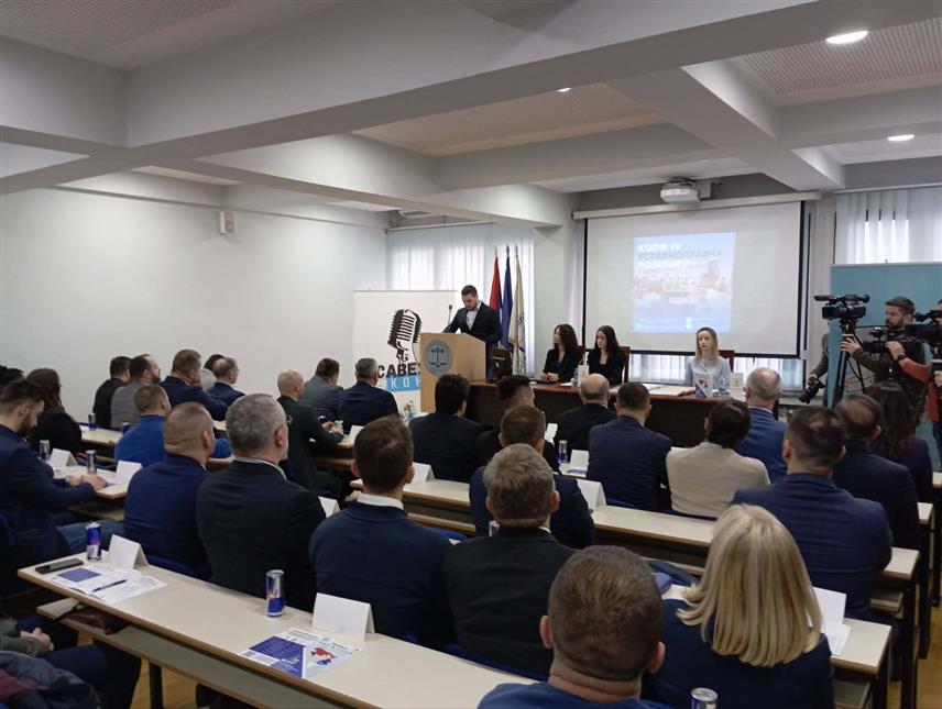 БАЊАЛУКА, 15. ДЕЦЕМБРА /СРНА/ - Конференција "Уставноправна позиција Републике Српске" почела је на Правном факултету Универзитета у Бањалуци.