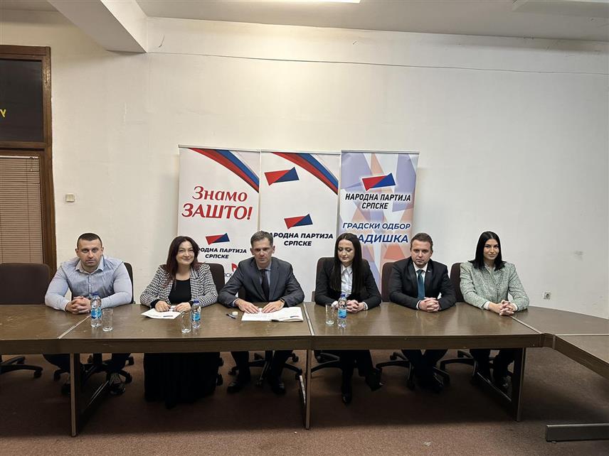 ГРАДИШКА, 18. ДЕЦЕМБРА /СРНА/ -Народној Партије Српске - Градски одбор Градишка , конференција за новинаре.