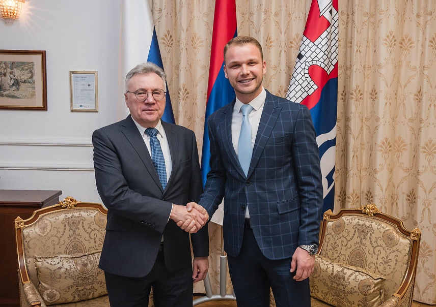 БАЊАЛУКА, 19. ДЕЦЕМБРА /СРНА/ - Градоначелник Бањалуке Драшко Станивуковић разговарао је са амбасадором Руске Федерације у БиХ Игором Калабуховoм.