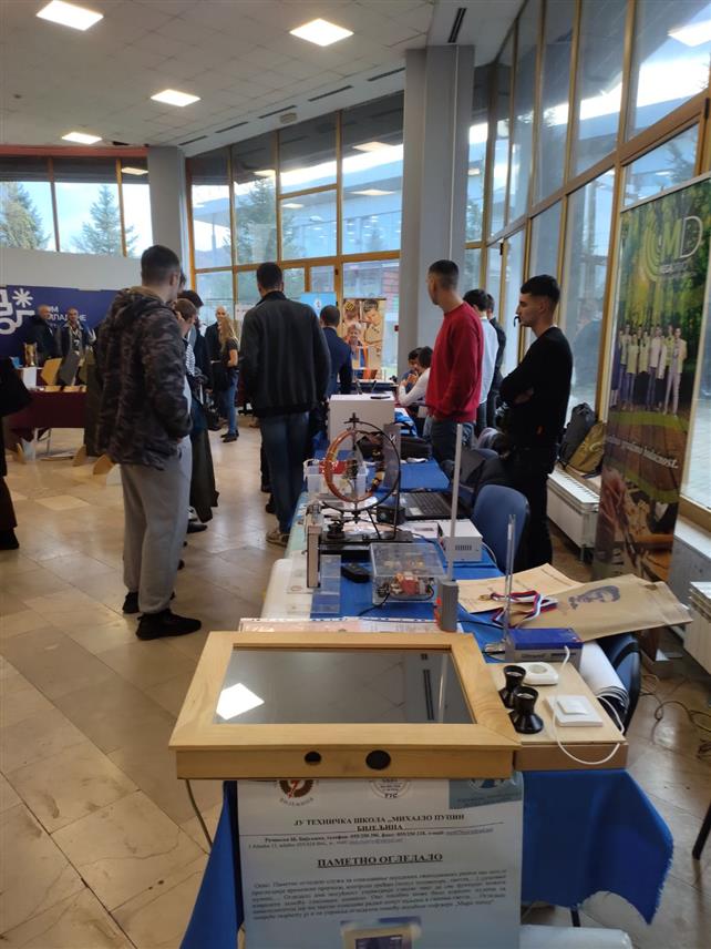 БАЊАЛУКА, 1. ДЕЦЕМБРА /СРНА/ - У Бањалуци је данас отворен Сајам иноватора и инвеститора на којем учествује 60 иноватора и 70 инвеститора из Републике Српске.