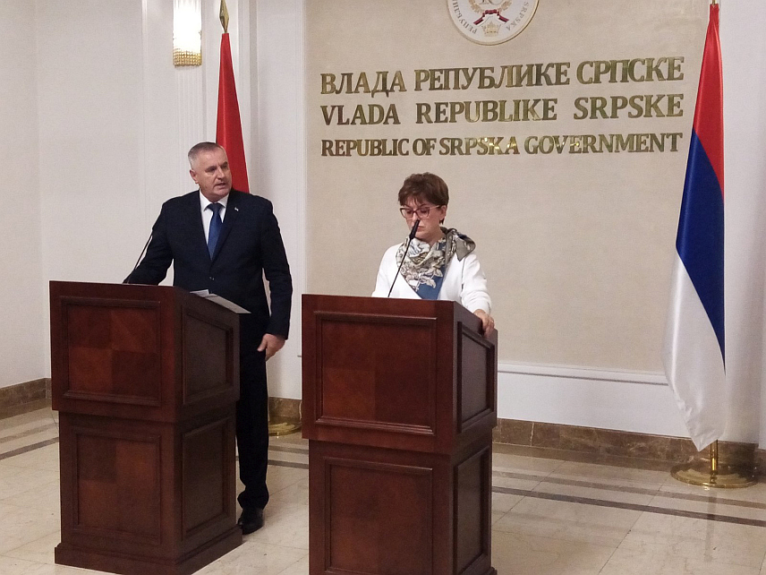 БАЊАЛУКА, 1. ДЕЦЕМБРА /СРНА/ - Предсједник Владе Републике Српска Радован Вишковић и министар финансија Зора Видовић на конференција за новинаре након сједнице Владе Српске.