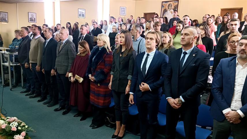 ИСТОЧНО САРАЈЕВО, 1. ДЕЦЕМБРА /СРНА/ - Пољопривредни факултет Универзитета у Источном Сарајеву, који је данас обиљежио 83 године постојања и 29 година рада у оквиру овог универзитета.