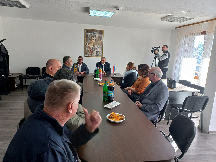 БАЊАЛУКА, 21. ДЕЦЕМБРА /СРНА/ - Министар рада и борачко-инвалидске заштите Републике Српске Данијел Егић присуствовао је пројекту психолошке подршке борачким категоријама "Нисте сами, идемо даље", а које у Бањалуци проводи Удружења ратних војних инвалида отаџбинских ратова, има добре резултате.