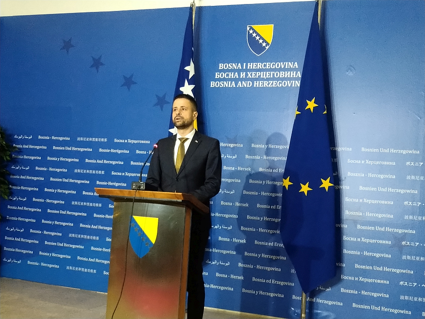 САРАЈЕВО, 21. ДЕЦЕМБРА /СРНА/ -Mинистар финансија и трезора у Савјету министара Срђан Амиџић на конференцији за новинаре.