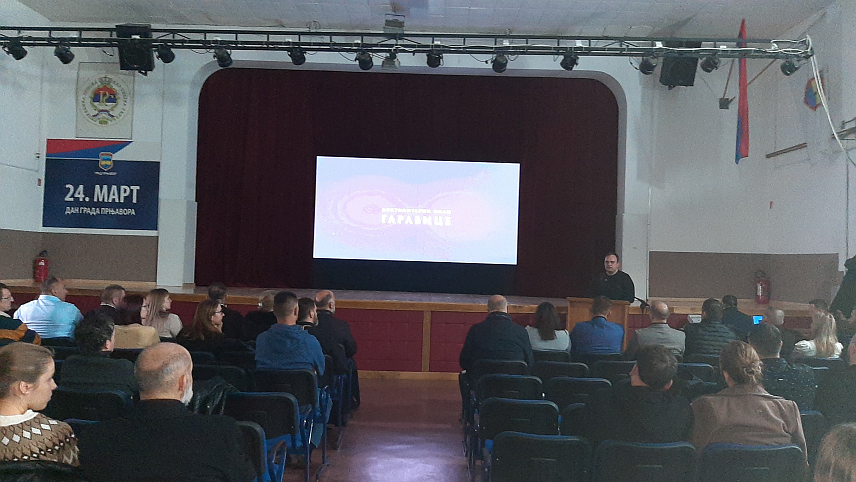 ПРЊАВОР, 21. ДЕЦЕМБРА /СРНА/ - У Прњавору је вечерас приказан документарни филм "Гаравице" аутора Драгана Радовића.