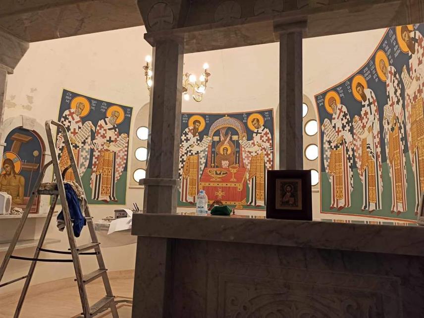 ПЕTРИЊА, 21. ДЕЦЕМБРА /СРНА/ - Окончана је прва фаза радова на живописању олтара Храма Светог Спиридона у Петрињи из 18. вијека који је неколико пута рушен, рекао је Срни парох петрињски Саша Умићевић.