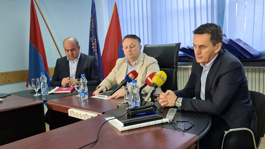ДОБОЈ, 22. ДЕЦЕМБРА /СРНА/ - Генерални директор Слађан Јовић, извршни директор Послова инфраструктуре Драган Зеленковић и извршни директор Послова операција Жељко Радић.
