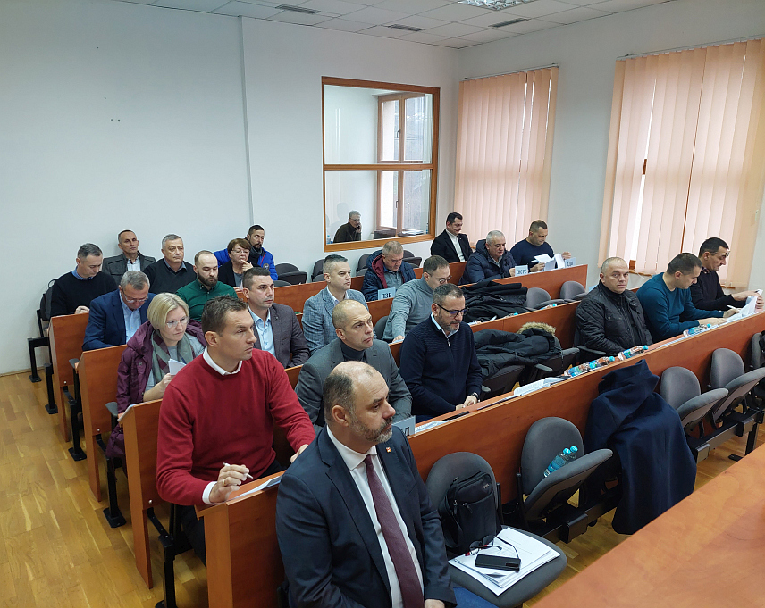 ВИШЕГРАД, 22. ДЕЦЕМБРА /СРНА/ - Скупштина општине Вишеград усвојила је данас буџет за 2024. у износу од 11.424.610 КМ, што је за милион КМ више у односу на првобитни буџет за ову годину.