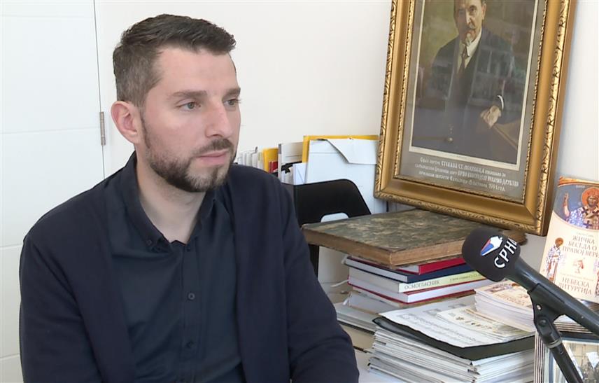 ИСТОЧНО САРАЈЕВО, 22. ДЕЦЕМБРА /СРНА/ - Диригент Српског пјевачког друштва "Слога" из Сарајева Стефан Мојсиловић.