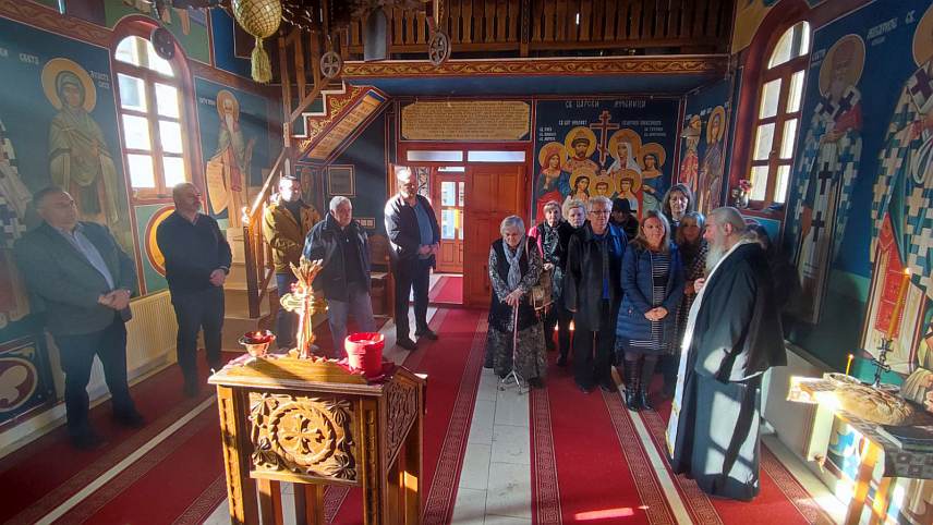 ВИШЕГРАД, 25. ДЕЦЕМБРА /СРНА/ - У манастиру Светог Николаја у Добрунској Ријеци код Вишеграда, чланице секције кућне радиности Српско соколско друштво /ССД/ "Соко" прославиле су крсну славу Светог Спиридона чудотворца.