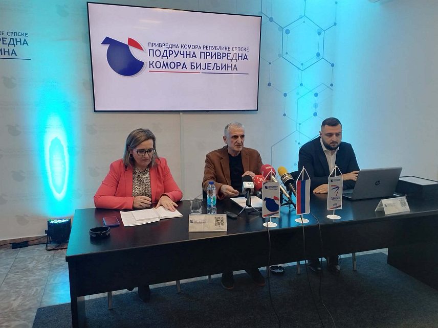 БИЈЕЉИНА, 26. ДЕЦЕМБРА /СРНА/ - Челници Подручне привредне коморе Бијељина на конференцији за медије.