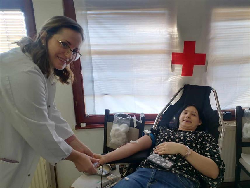 КРУПА НА УНИ, 26. ДЕЦЕМБРА /СРНА/ - У трећој овогодишњој акцији добровољног давања крви, одржаној данас у Доњем Дубовику - административном центру општине Крупа на Уни, данас је прикупљено 29 јединица ове драгоцјене течности.