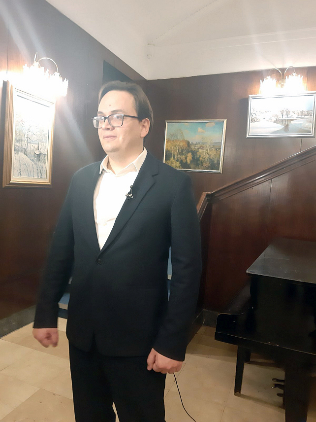 БЕОГРАД, 26. ДЕЦЕМБРА /СРНА/ - Замјеник директора Руског дома у Београду Вјачеслав Чарски је рекао да Руски дом увијек, када планира неке веће пројекте, држи на уму Републику Српску.