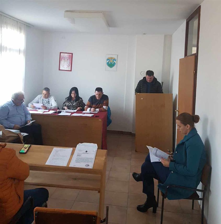 КРУПА НА УНИ, 28. ДЕЦЕМБРА /СРНА/ - Сједница Скупштине општине Крупа на Уни.