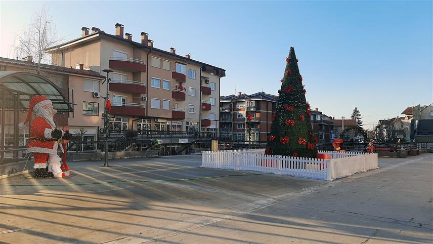 ПРЊАВОР, 28. ДЕЦЕМБРА /СРНА/ - Град Прњавор у суботу, 30. децембра, организује прославу дјечије Нове године уз пригодан забавни програм и Дједа Мраза.