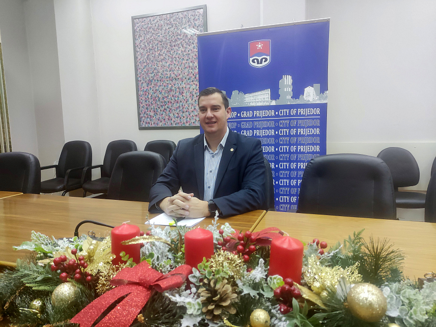 ПРИЈЕДОР, 29. ДЕЦЕМБРА /СРНА/ - Начелник градског Одјељења за културу, међународну сарадњу, спорт и невладине организације Александар Миљешић.