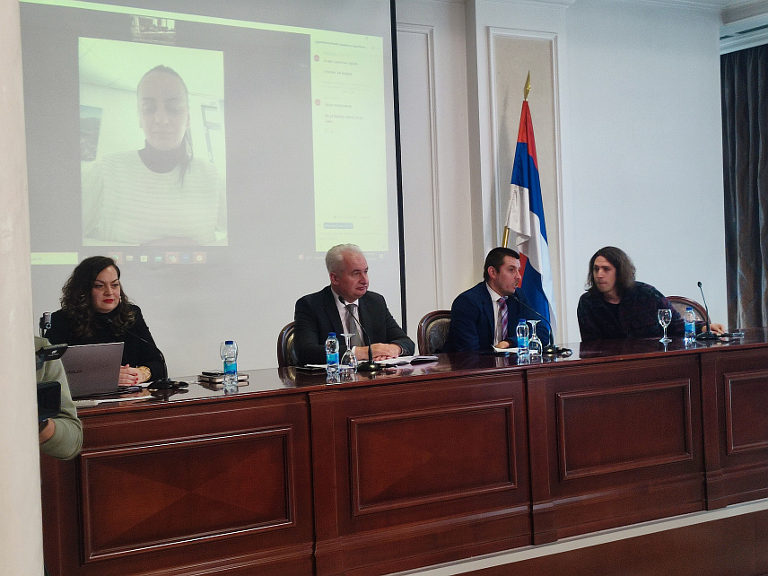 БАЊАЛУКА, 4. ДЕЦЕМБРА /СРНА/ - Министар трговине и туризма Републике Српске Денис Шулић присуствовао је округлом столу "Приступачни туризам у Републици Српској – развој и унапређење"
