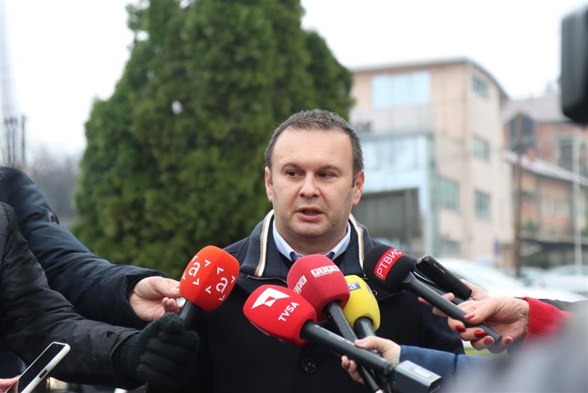 САРАЈЕВО, 6. ДЕЦЕМБРА /СРНА/ - Градоначелник Источног Сарајева Љубиша Ћосић изјавио је да судски процес пред Судом БиХ против предсједника Републике Српске Милорада Додика и вршиоца дужности директора "Службеног гласника" Милоша Лукића није примјерен ни за колонију а камо ли за једну европску, демократску земљу.