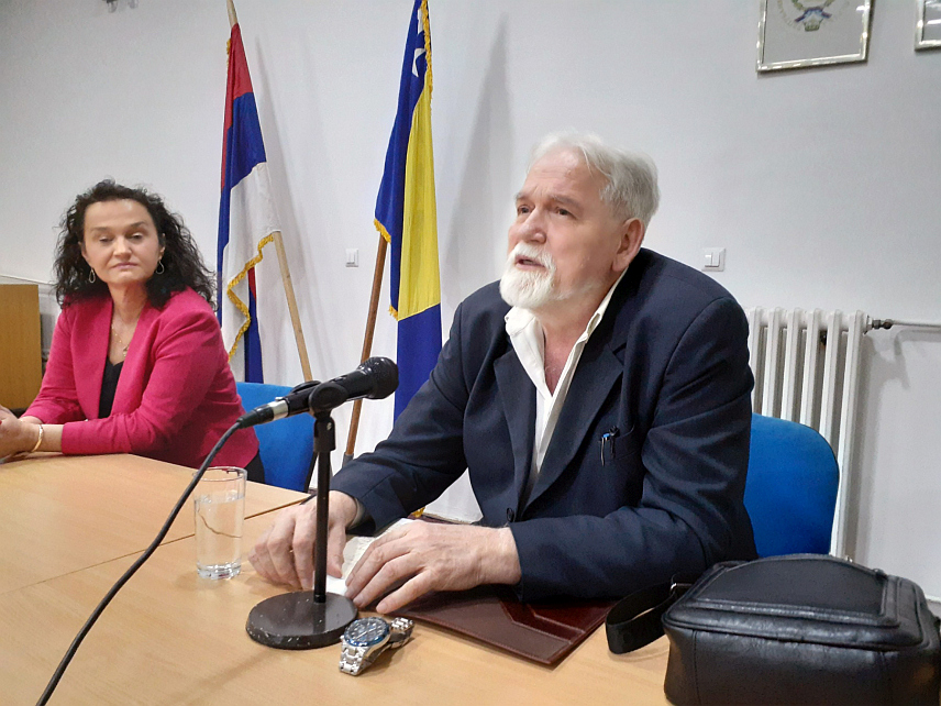 ФОЧА, 6. ДЕЦЕМБРА /СРНА/ - Српски филозоф Милан Брдар рекао је да је Србија 1918. године, као побједник у Великом рату, донијела слободу јужнословенским народима и због виших циљева који ће се, нажалост, испоставити погрешним жртвовала своје име и државу, а умјесто захвалности добила мржњу и презир.