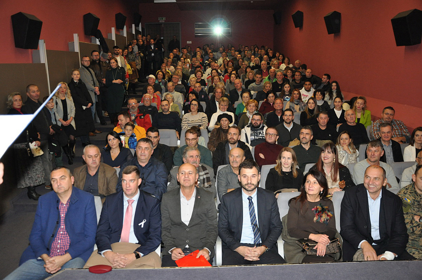 ПРИЈЕДОР, 6. ДЕЦЕМБРА /СРНА/ - Чланови Планинарског друштва "Клековача" из Приједора су свечаном академијом обиљежили 70 година рада овог друштва које од 1953. године окупља заљубљенике у природу, здрав живот и планинарење.