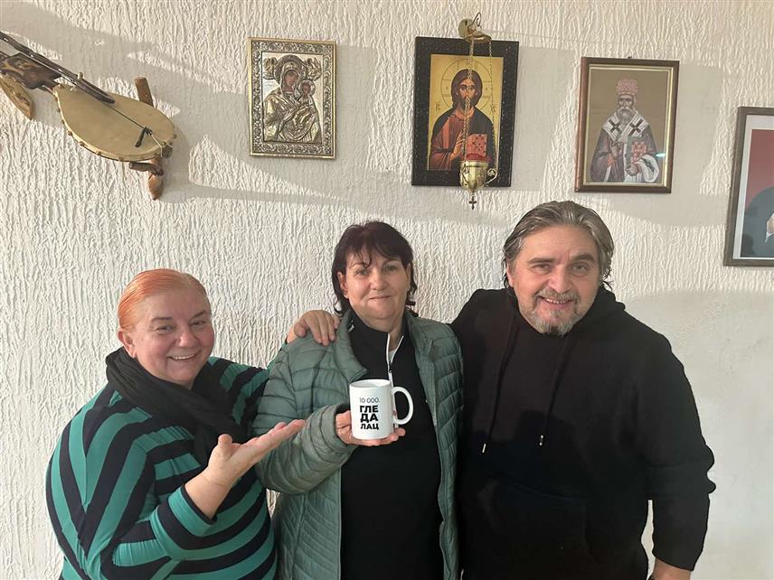 БАЊАЛУКА, 7. ДЕЦЕМБРА /СРНА/ - Пензионерки Мири Станковић из Калиновика уручене су пригодне награде као десетхиљадитом гледаоцу представе "Милка и Неђо" у продукцији Бањалучког студентског позоришта.