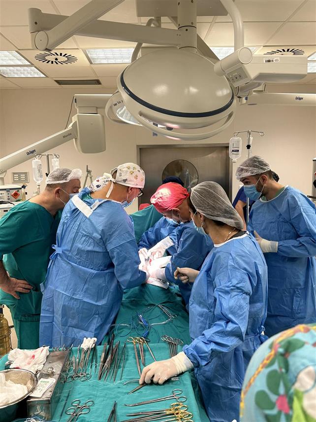 БИЈЕЉИНА, 9. ДЕЦЕМБРА /СРНА/ - У бијељинској болници "Свети Врачеви" данас је успјешно оперисана 67-годишња пацијенткиња са анеуризмом трбушне аорте.