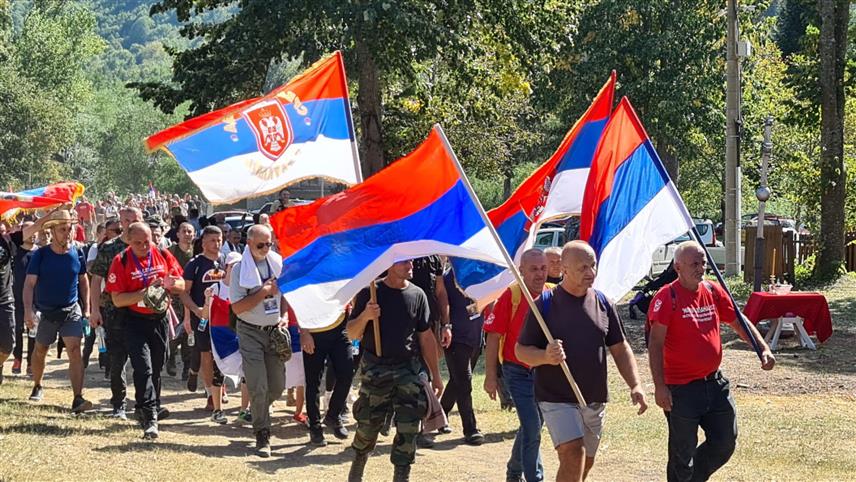 ЗАВИДОВИЋИ, 10. СЕПTЕМБРА /СРНА/ - Учесници Марша "Стазом егзодуса 2023" стигли су у возућко насеље Стог прешавши пут дуг 22 километра којим су се Срби из Возуће и долине Криваје прије 28 година повлачили од припадника такозване Армије БиХ и плаћеника из исламских земаља који су протјерали комплетно српско становништво са ових простора.