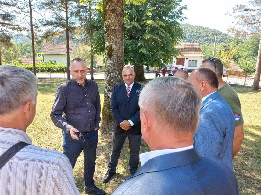 ПРИЈЕДОР, 10. СЕПТЕМБРА /СРНА/ - Министар рада и борачко-инвалдиске заштите Републике Српске Данијел Егић у Јелићки код Приједора гдје је данас присуствовао обиљежавању Дана ратних војних инвалида Републике Српске.