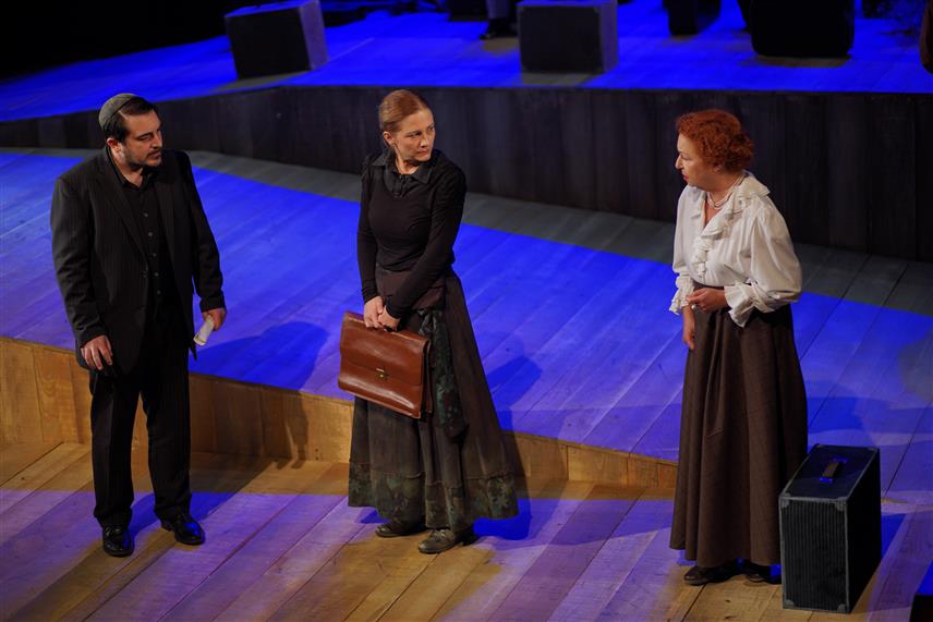 БАЊАЛУКА, 10. СЕПТЕМБРА /СРНА/ - Представа "Госпођица" Народног позоришта Републике Српске побједник је Фестивала "Театар на раскршћу" у Нишу на којем је освојила чак четири награде.