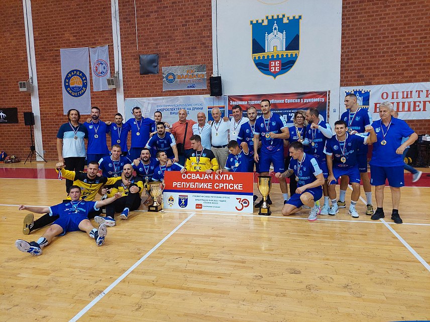 ВИШЕГРАД, 10. СЕПТЕМБРА /СРНА/ - Екипа Рукометног клуба "Леотар" Требиње побједник је завршног турнира Купа Републике Српске у рукомету, након што је у финалној утакмици побиједила екипу бањалучког "Борца" резултатом 30:26.