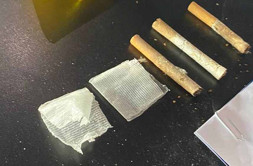 ДОБОЈ, 11. СЕПТЕМБРА /СРНА/ - Полиција је у Модричи ухапсила три лица са подручја ове општине код којих је пронашла и одузела  кокаин, марихуану и прашкасте материје. 