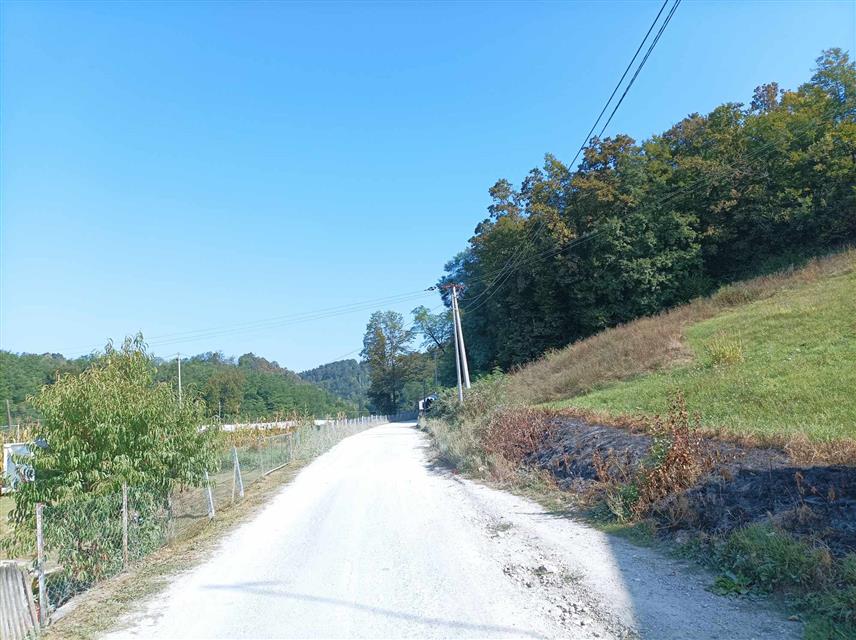 НОВИ ГРАД, 11. СЕПТЕМБРА /СРНА/ - У насељу Сводна код Новог Града данас је почела реконструкција локалног пута за шта су Министарство пољопривреде, шумарства и водопривреде Републике Српске и ова општина обезбиједили 146.000 КМ.