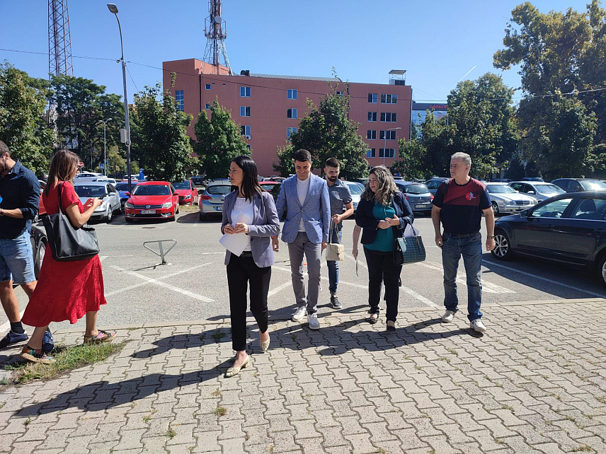 БАЊАЛУКА, 11. СЕПТЕМБРА /СРНА/ - Предсједник Народног фронта Јелена Тривић поднијела је данас Окружном јавном тужилаштву Бањалука кривичну пријаву против министра финансија Републике Српске Зоре Видовић. 