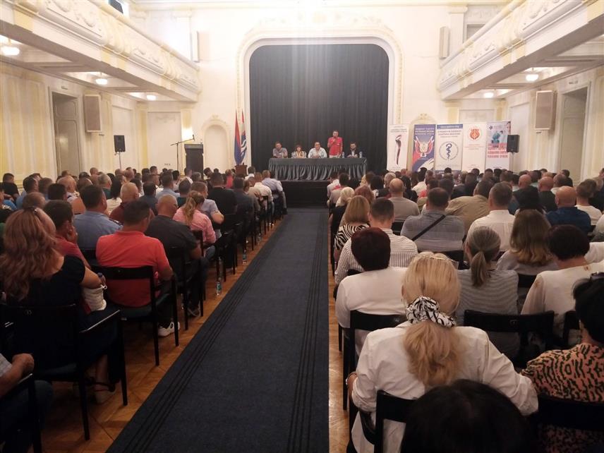 БАЊАЛУКА, 11. СЕПТЕМБРА /СРНА/ - Одржан Синдикални сабор у Бањалуци, гдје је учествовало пет гранских синдиката.