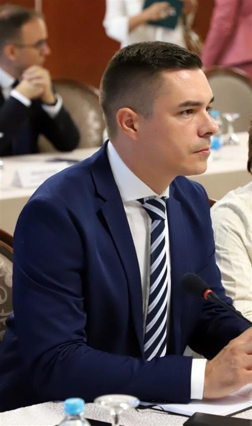 БАЊАЛУКА, 11. СЕПТЕМБРА /СРНА/ - Министар правде Републике Српске Милош Букејловић изјавио је да је предсједник Републике Милорад Додик, против кога је данас потврђена оптужница Тужилаштва БиХ, поступао у складу са Уставом Српске, односно да је вршио своју Уставом прописану дужност и обавезу.