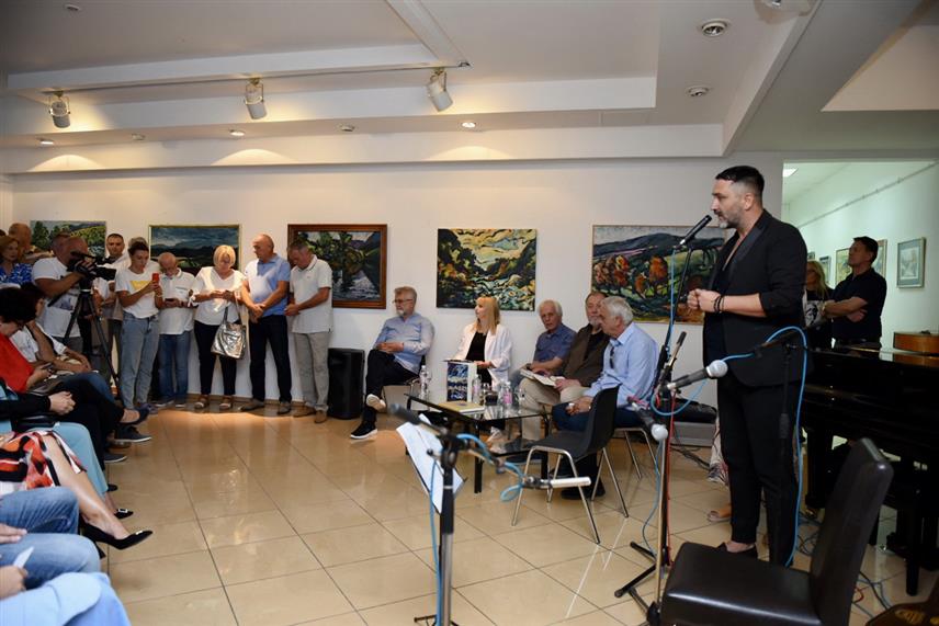 ПРИЈЕДОР, 11. СЕПТЕМБРА /СРНА/ - Промоцијом монографије о академском сликару Тихомиру Тихи Илијашевићу у Приједору су настављени Књижевни сусрети на Козари.