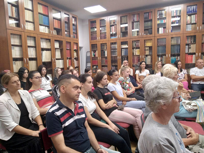 КОЗАРСКА ДУБИЦА, 12. СЕПТЕМБРА /СРНА/ - Историјски час о геноциду над Србима у Независној Држави Хрватској /НДХ/ и устанку на Козари вечерас је одржан у Народној библиотеци у Козарској Дубици у оквиру Књижевних сусрета на Козари.