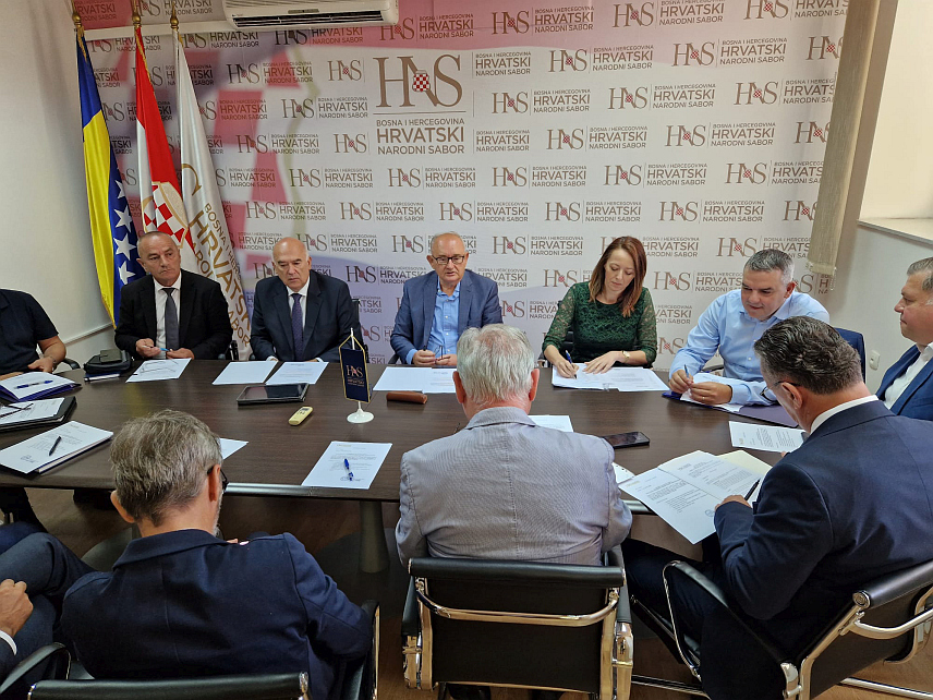 МОСTАР, 12. СЕПTЕМБРА /СРНА/ - Генерални савјет Хрватског народног сабора  БиХ. 