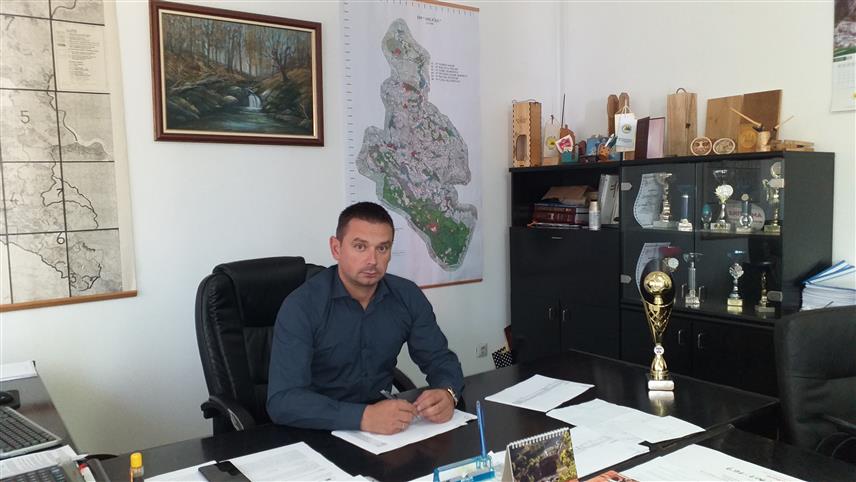 МИЛИЋИ, 12. СЕПTЕМБРА /СРНА/ - Шумско газдинство "Милићи" у првих шест мјесеци остварило је добит од 40.000 КМ и скоро 90 одсто планиране производње, рекао је Срни вршилац дужности директора овог газдинства Зоран Кипић.